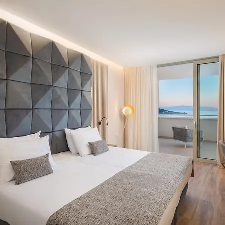 Aminess Laurel Khalani 5* ماكارسكا