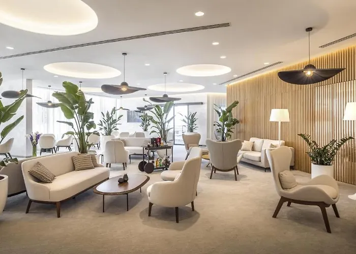 Aminess Laurel Khalani マカルスカ