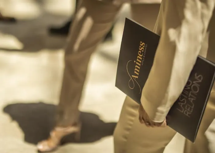 Aminess Laurel Khalani 5* マカルスカ