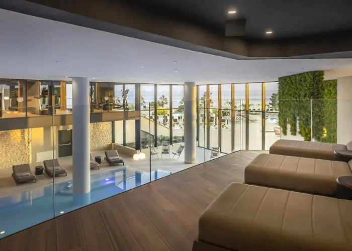 Aminess Laurel Khalani マカルスカ