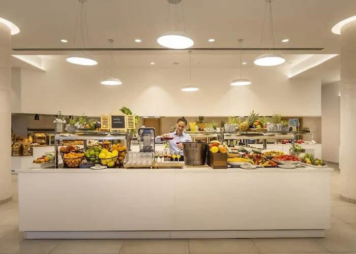 Aminess Laurel Khalani マカルスカ