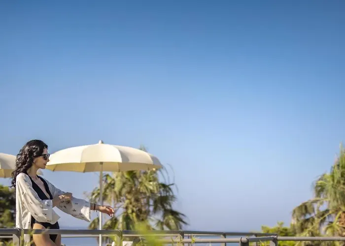 ホテル Aminess Laurel Khalani マカルスカ