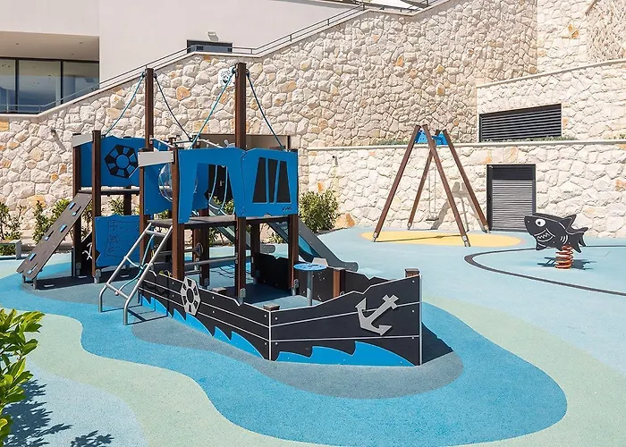 Aminess Laurel Khalani