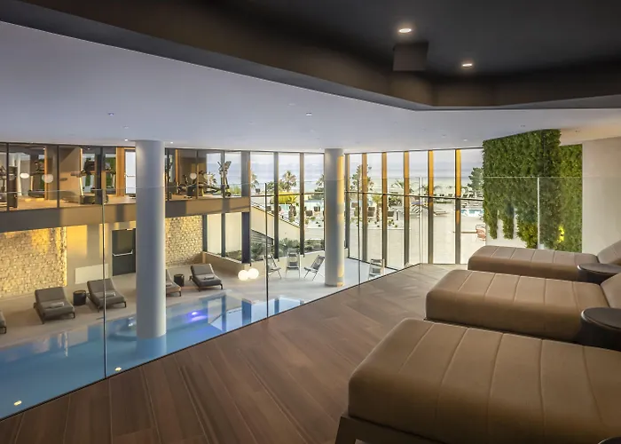 ホテル Aminess Laurel Khalani