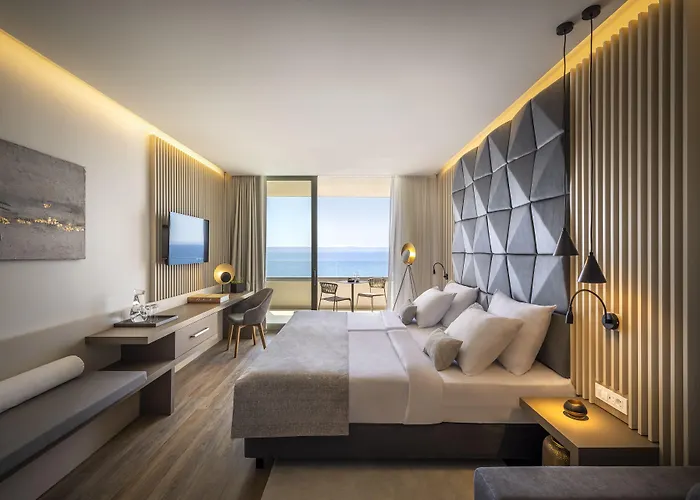 Aminess Laurel Khalani マカルスカ